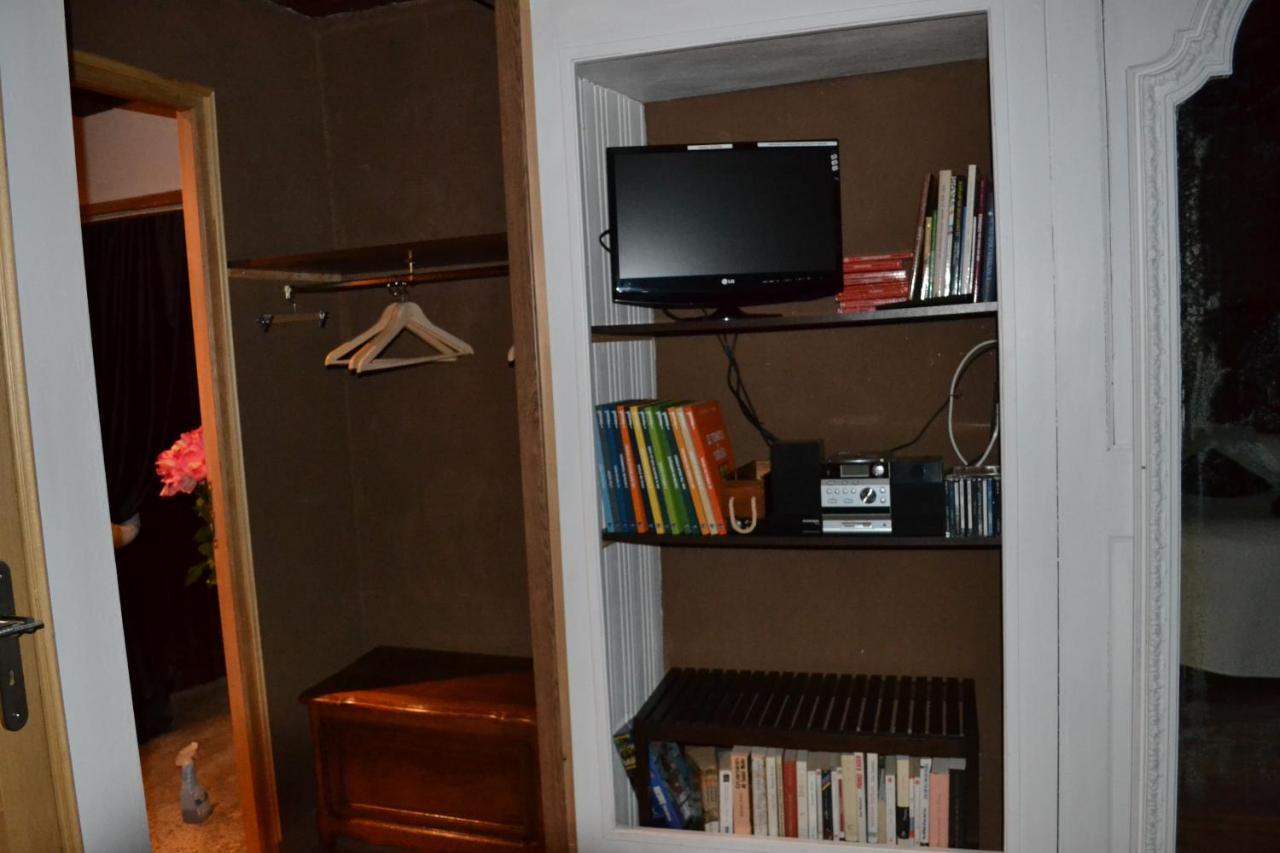 Bed And Breakfast "Le Moulin A Grains" Menil-la-Horgne Ruang foto